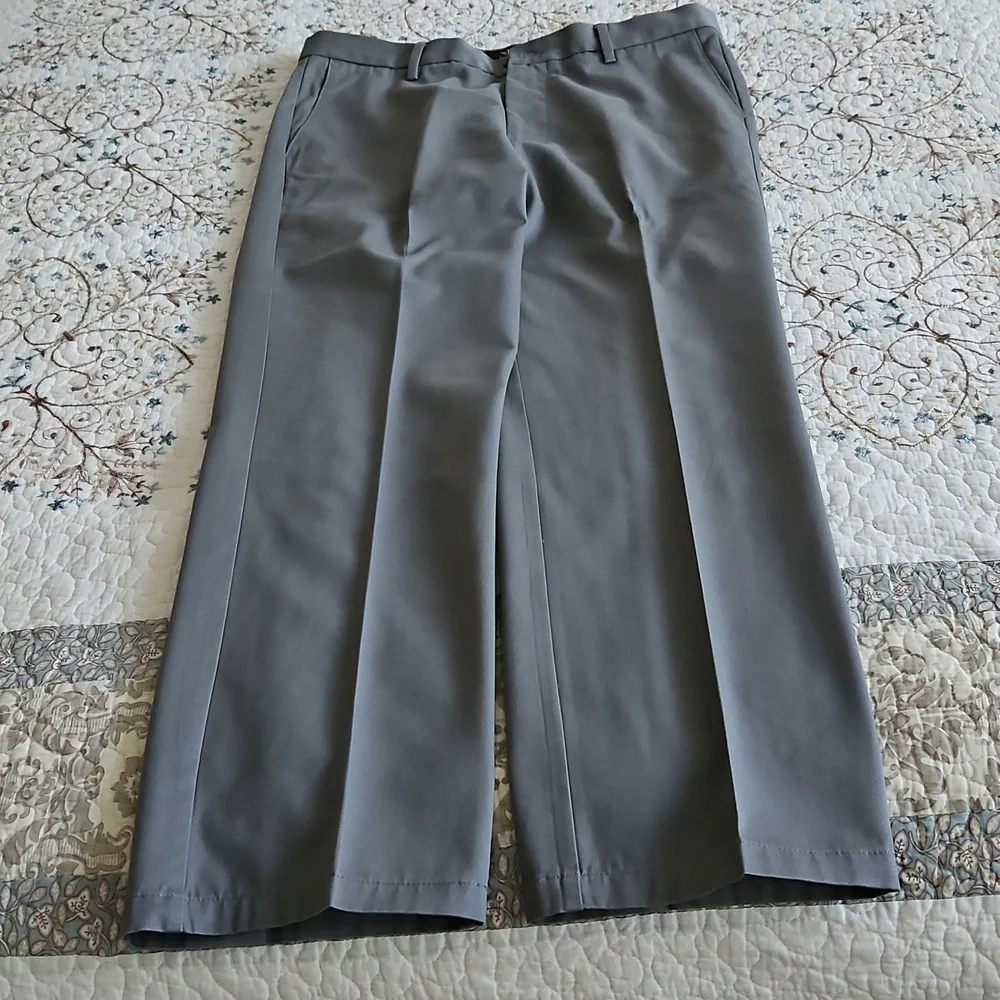 Dockers signature khaki